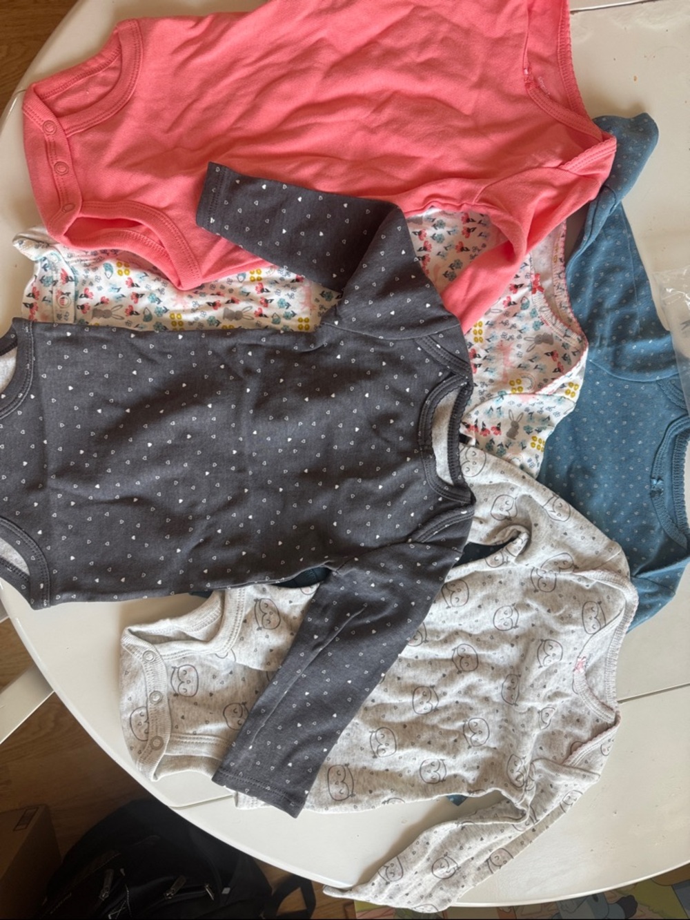 NWT: carters 5 pack long sleeve body suits 6-9 months